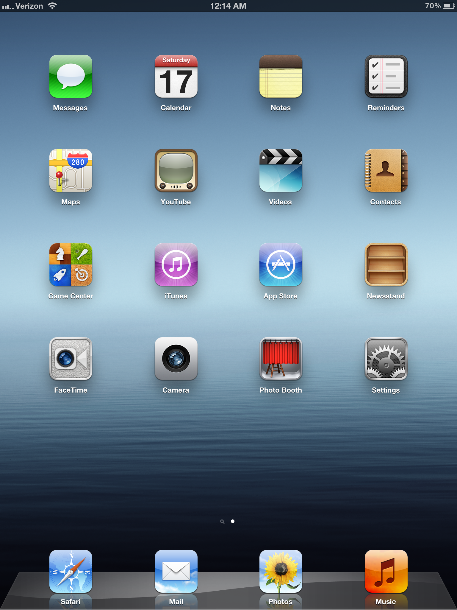 Screenshot of iPad 3 home screen running iOS 6